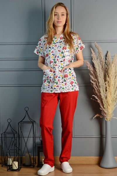 V Yaka Renkli Araba Desenli Medikal Takım XL - Desenli