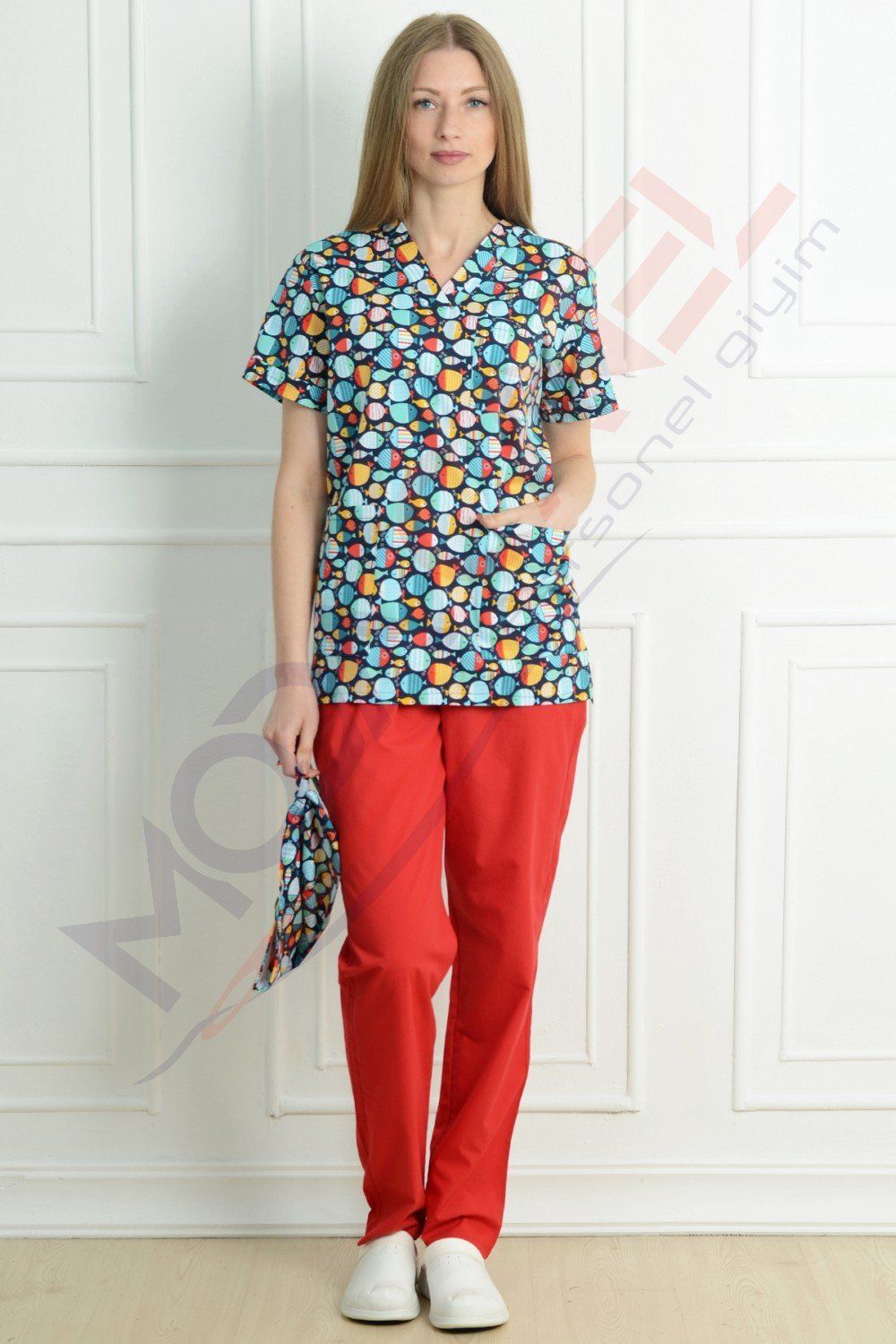 V Yaka Likralı Renkli Balıklı Cerrahi Takım XS - Desenli